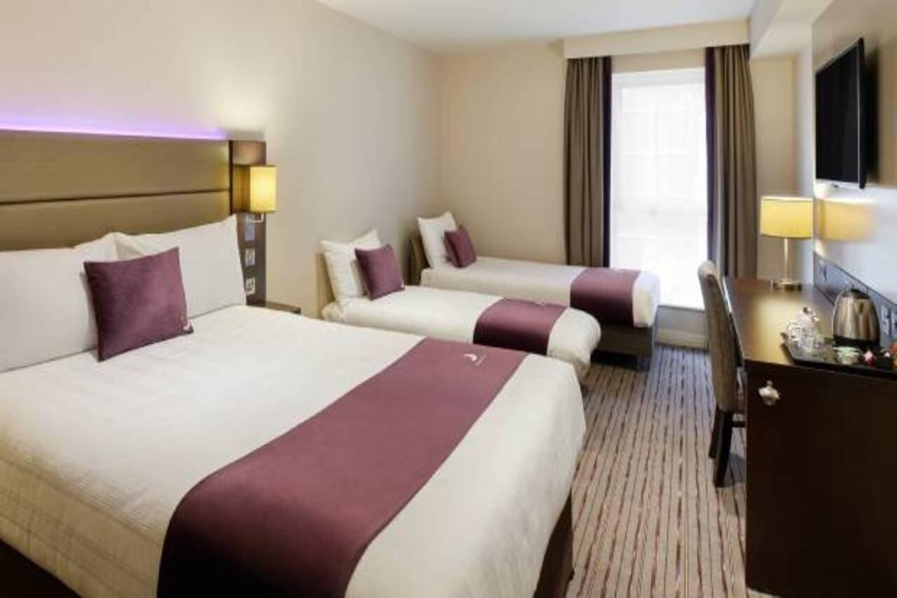 קרואולי Premier Inn London Gatwick Airport South - London Road מראה חיצוני תמונה