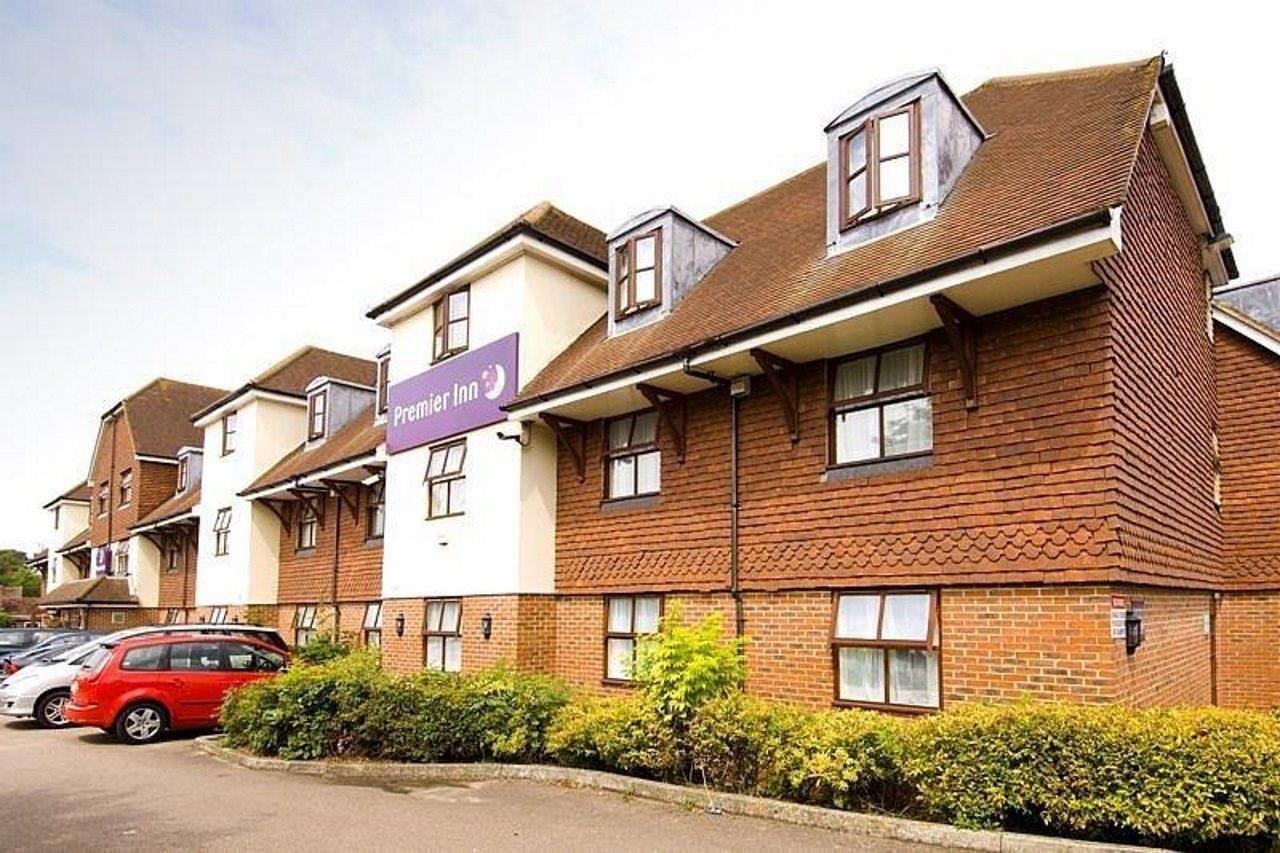 קרואולי Premier Inn London Gatwick Airport South - London Road מראה חיצוני תמונה