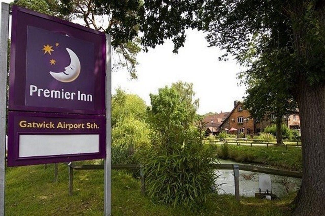 קרואולי Premier Inn London Gatwick Airport South - London Road מראה חיצוני תמונה